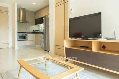 Fully Furnished 1 Bedroom Condo at The Crest Ruamrudee-3