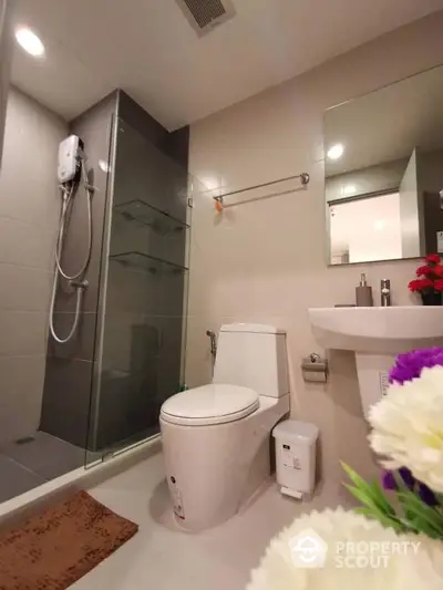 Fully Furnished 1 Bedroom Condo at Ideo Mobi Sukhumvit Eastgate-2