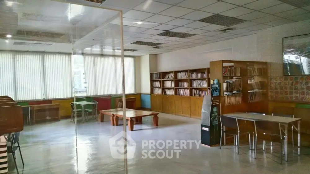  1 Bedroom Condo at Asoke Place-3