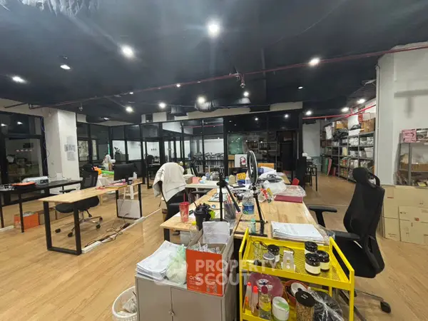 image_rental-30051500