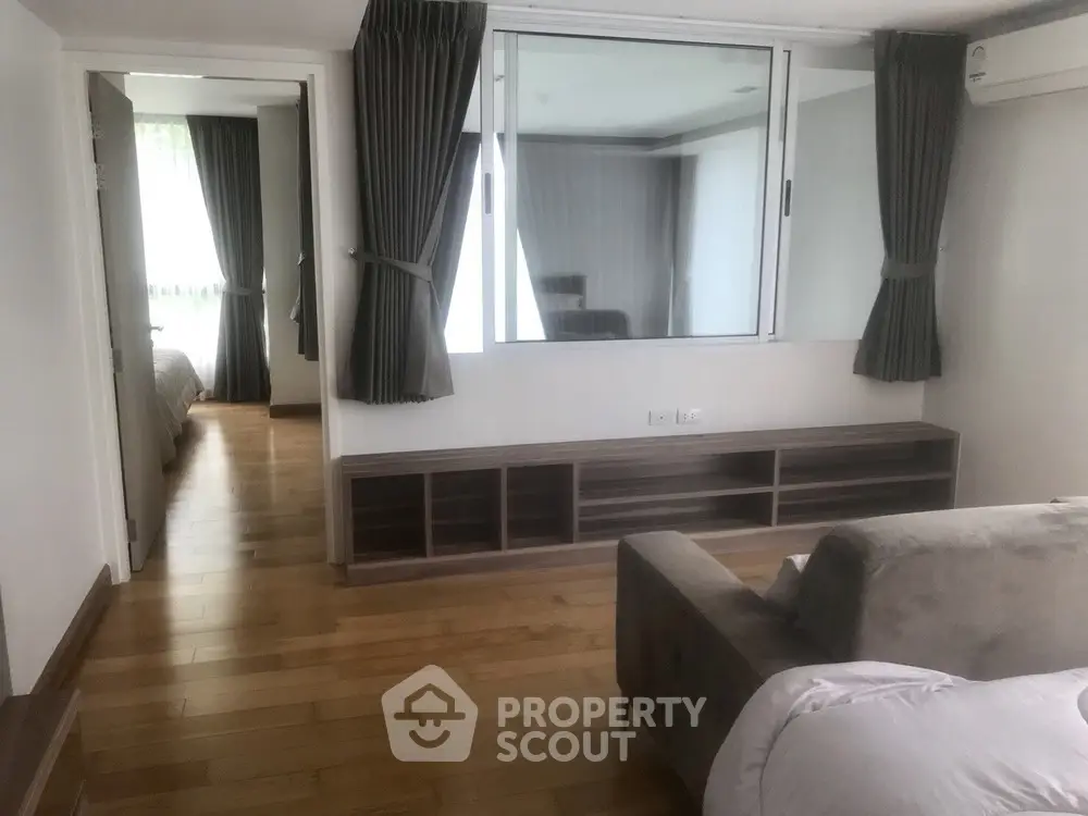  3 Bedrooms Condo -1