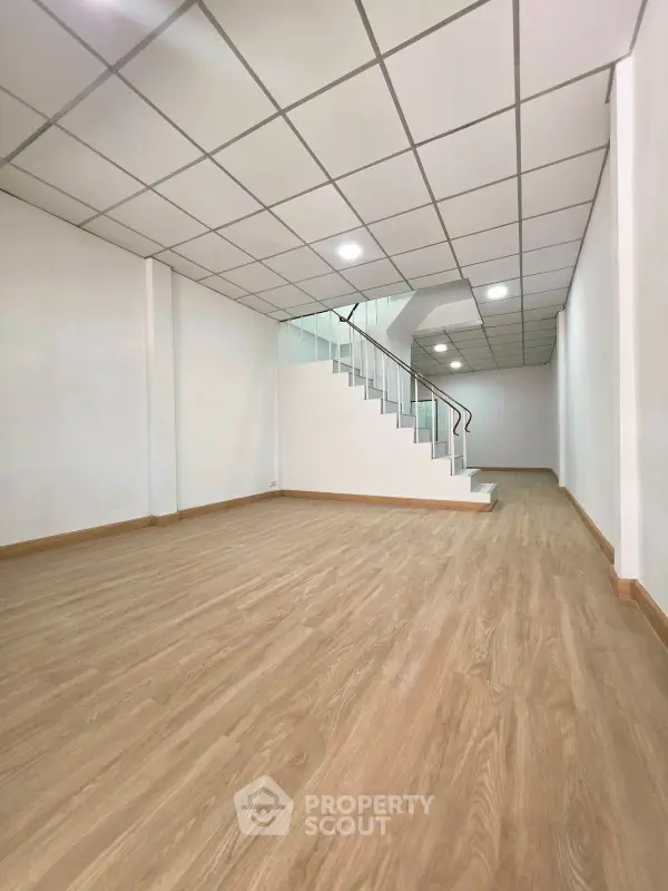 image_rental-28437232