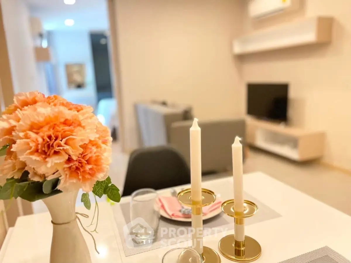 Chic modern living room with elegant decor and cozy ambiance, perfect for relaxation and entertainment.