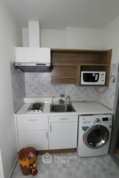  1 Bedroom Condo at Centric Scene Ratchavipha-3
