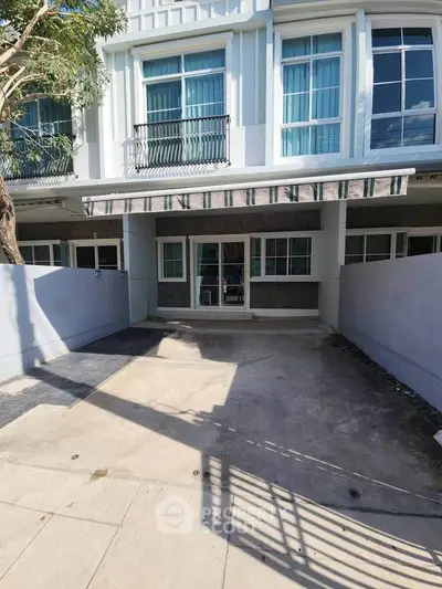 image_rental-29388241