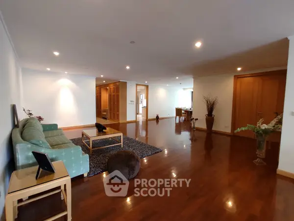 image_rental-30315205