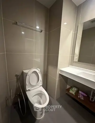 Modern bathroom with sleek design and contemporary fixtures