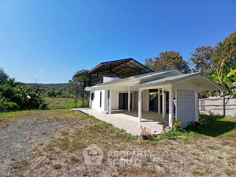 Charming countryside home with spacious yard and scenic views