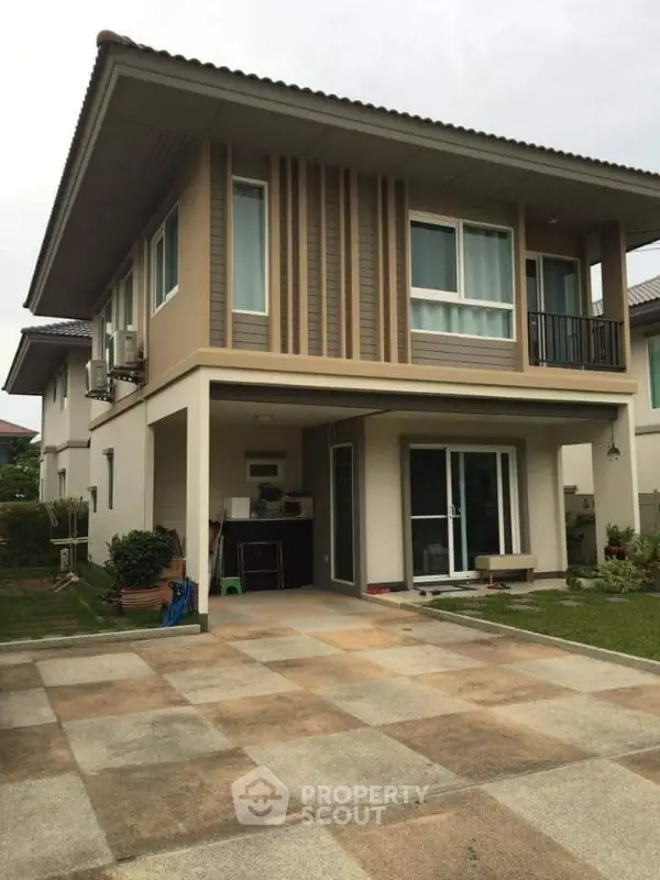 image_rental-8343507