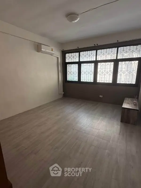 image_rental-29556661