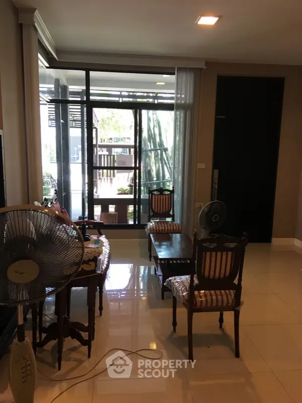 image_rental-7712170