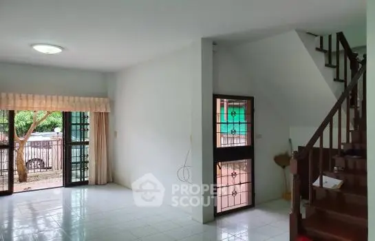 image_rental-6655879