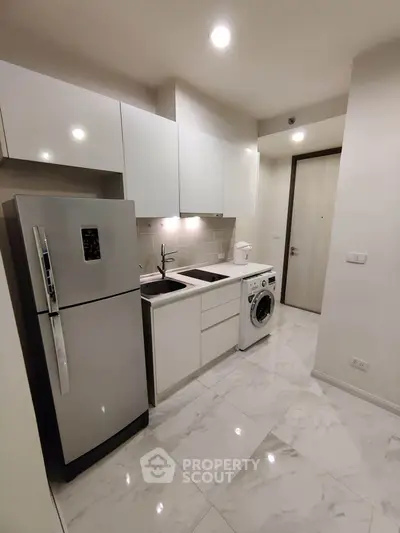 Fully Furnished 1 Bedroom Condo at Sense Phaholyothin-4