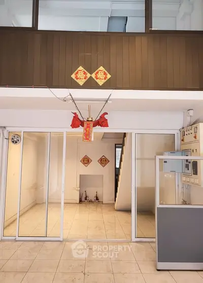 Spacious interior with modern design and mezzanine level, ideal for versatile use.