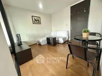 Cozy living room with modern furniture and wooden flooring