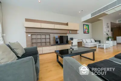  3 Bedrooms Condo -4