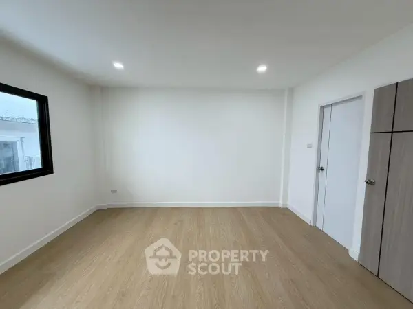 image_rental-29619062