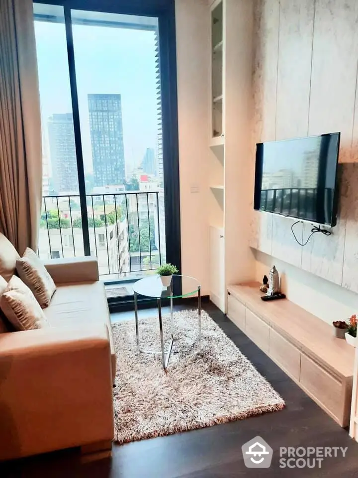 Fully Furnished 1 Bedroom Condo at Edge Sukhumvit 23-1