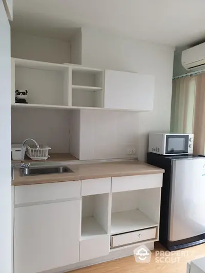  1 Bedroom Condo at Lumpini Place Srinakarin Huamak-4