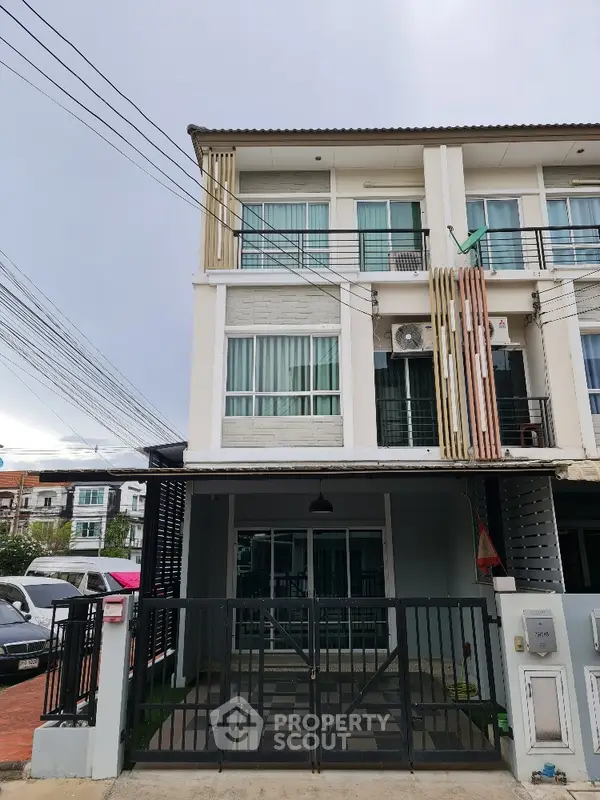 image_rental-7547707