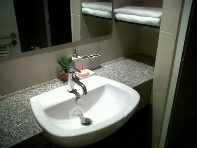 Fully Furnished 1 Bedroom Condo at The Clover Thonglor Residence-5