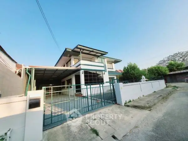 1910188-Photoroom.png