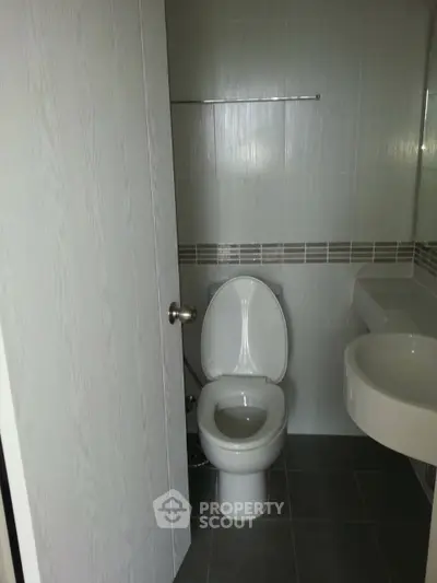 Modern bathroom with sleek design and contemporary fixtures.