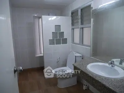 Fully Furnished 2 Bedrooms Condo  Bathroom