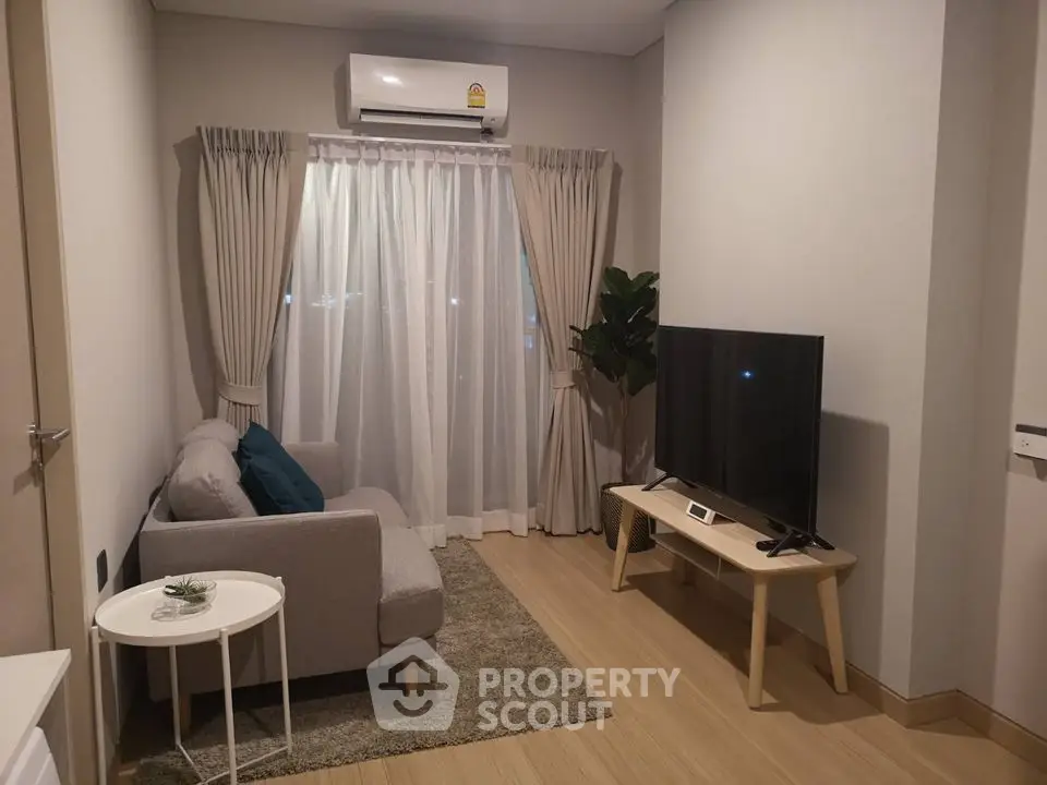 Fully Furnished 1 Bedroom Condo at Lumpini Suite Dindaeng Ratchaprarop-1