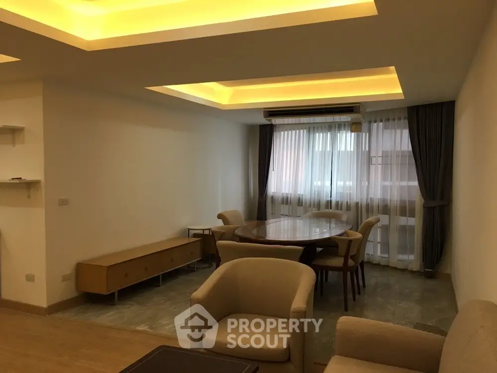  3 Bedrooms Condo at Sukhumvit 24 Home-5