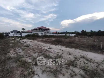 Spacious property with large house and expansive land, ideal for development or investment opportunities.