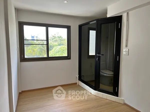 image_rental-29508105