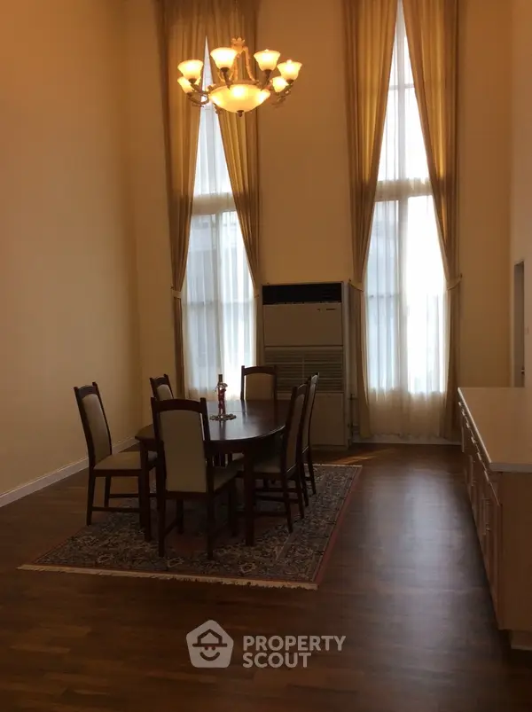 image_rental-5267556