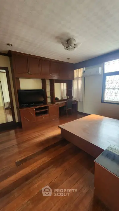 image_rental-30365704