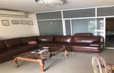 image_rental-12190076