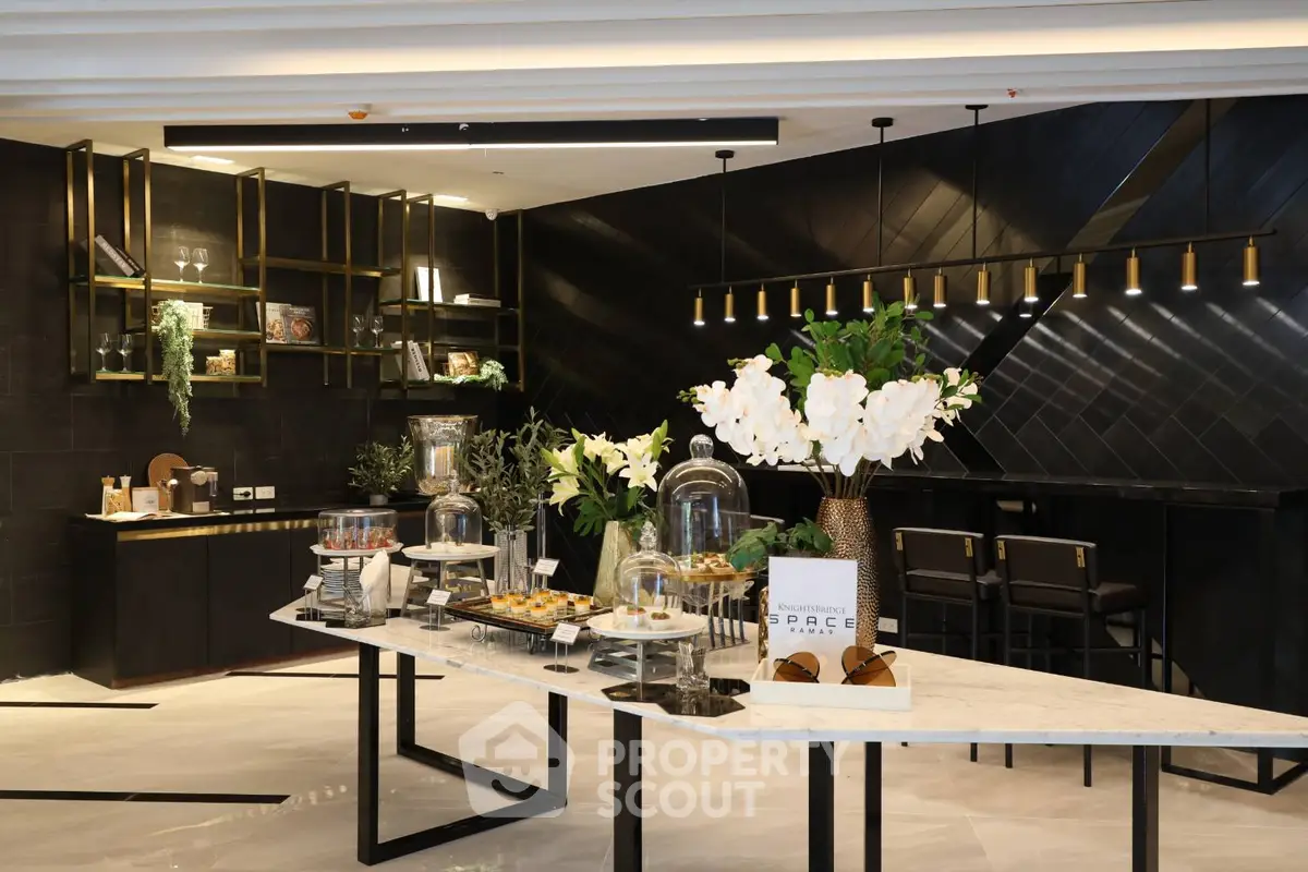 Knightsbridge Space Rama 9