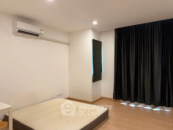 image_rental-27011293