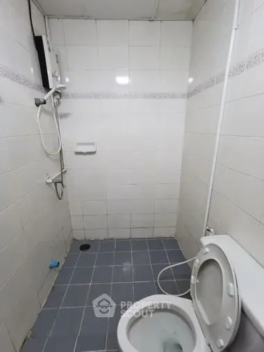 Fully Furnished 2 Bedrooms Condo -6