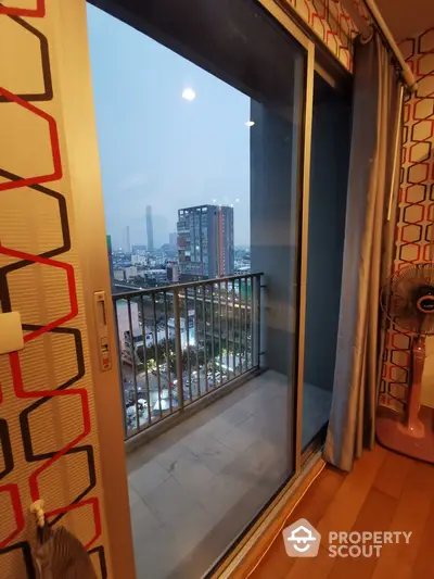  1 Bedroom Condo at Hive Taksin-2