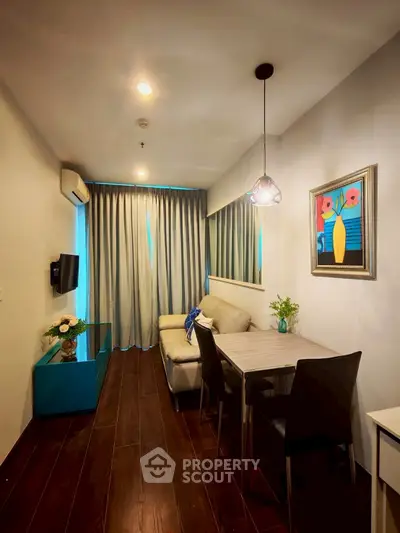 Chic modern living room with elegant decor and cozy seating area