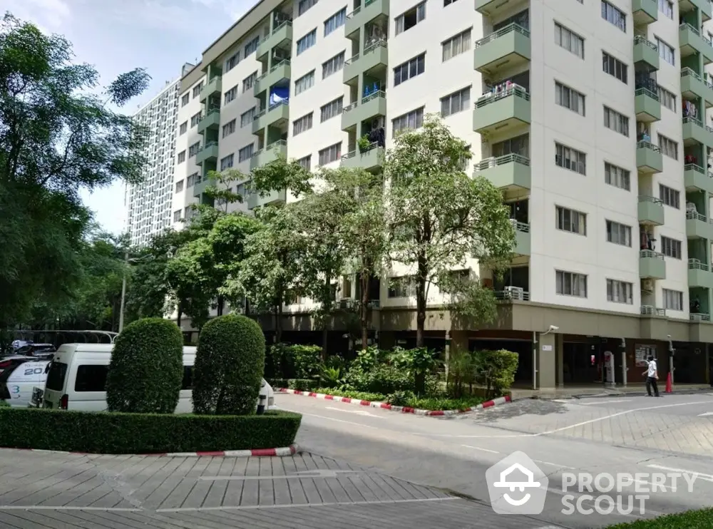  2 Bedrooms Condo at Lumpini Center สุขุมวิท 77-1