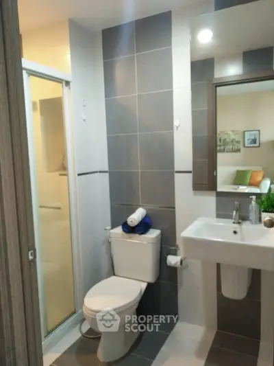  1 Bedroom Condo at The Base Sukhumvit 77 Bathroom