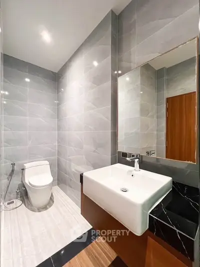 Modern bathroom with sleek design and elegant fixtures