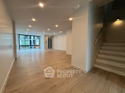 image_rental-27135290