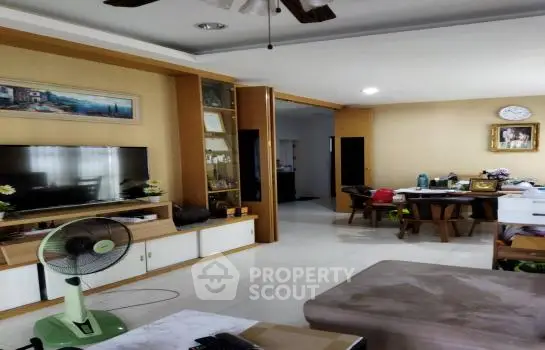 image_rental-8620359