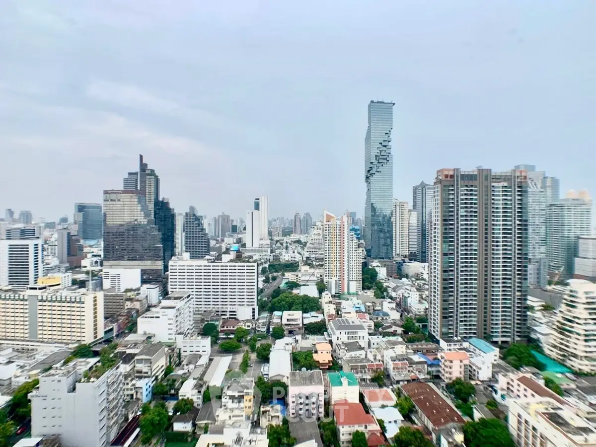 Stunning cityscape view showcasing modern skyscrapers and urban landscape.