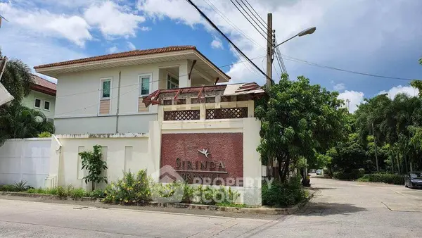 image_rental-8643884