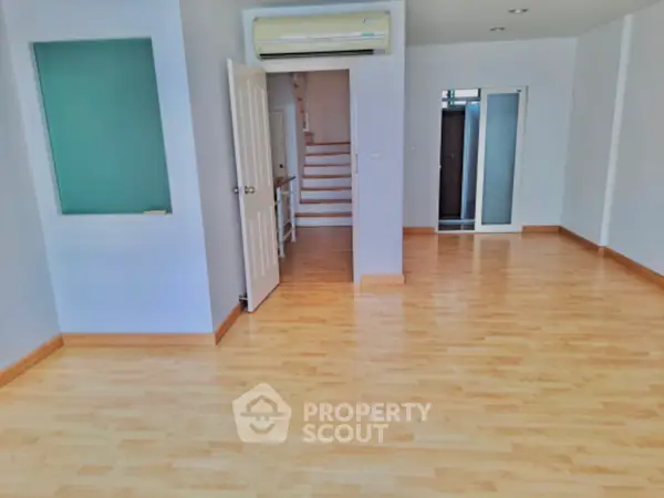 image_rental-16556810