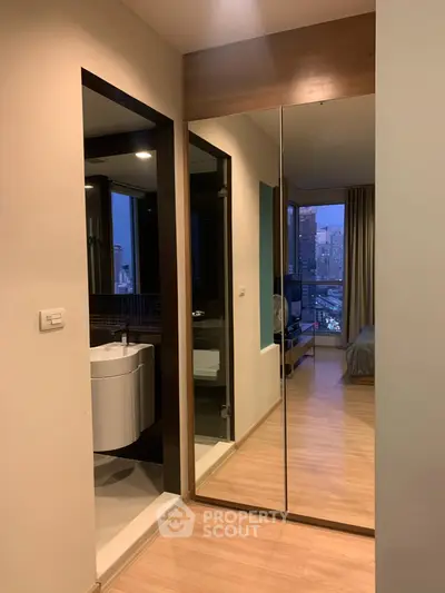 Fully Furnished 1 Bedroom Condo at Rhythm Sathorn-2