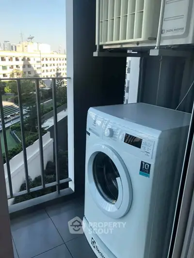Fully Furnished 1 Bedroom Condo at Chapter One Eco Ratchada Huaikwang-4